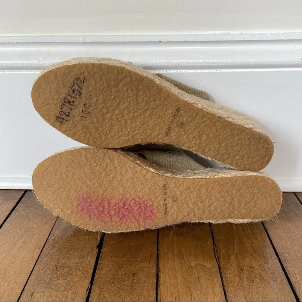 NWOT Bettye Muller Espadrilles Platform Wedge Sandals 9